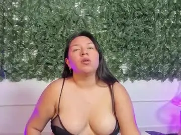 Chaturbate Live Sex of bellaroux1