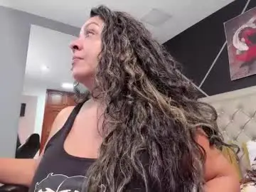 Chaturbate Live Sex Cam of kirss_milff