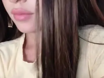 Chaturbate Live Sex Cam of ella_lee15