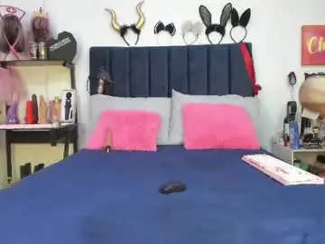 Chaturbate Live Sex Cam of emmily_giraldo