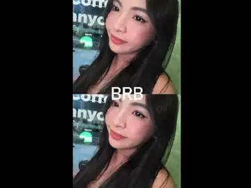 Chaturbate Live Sex Cam of captivatingyumi