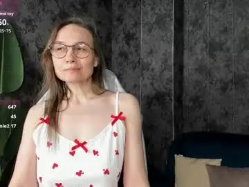 Chaturbate Live Sex of lillian_white1