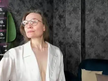 Chaturbate Live Sex Cam of lillian_white1