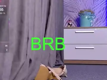 Chaturbate Nude Webcam of emma_plux