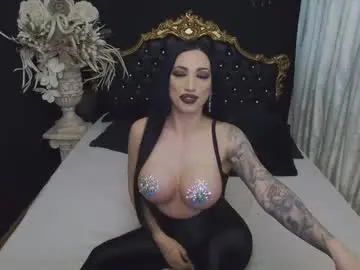 Chaturbate Nude Webcam of mikaelajensen