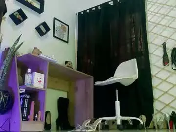 Chaturbate Live Sex of myla_sarah1