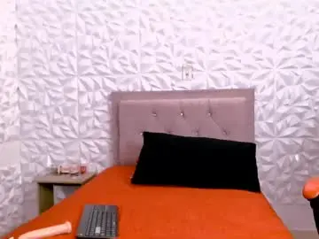Chaturbate Sex Cam of carolinelover_35