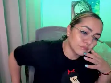 Chaturbate Nude Webcam of marianalopez81