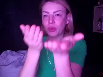 Chaturbate Sex Cam of shy_girl80