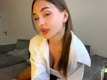 Chaturbate Watch Live Sex Cams of littlemia19