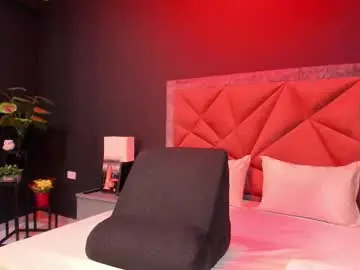 Chaturbate Best live sex cam show of mia_milff