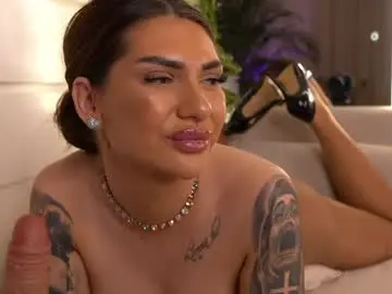 Chaturbate Live Sex Cam of tinydoll_xo