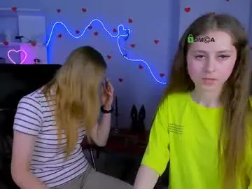 Chaturbate Live Sex Cam of rebecca_smile_