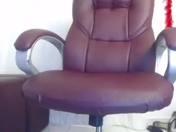 Chaturbate Live Sex Cam of rubi_halliwey