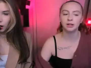 Chaturbate Live Sex Cam of mila_glow