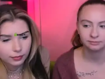 Chaturbate Live Sex Cam of mila_glow