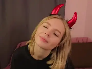 Chaturbate Sex Cam of gwenkevwitch