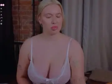 Chaturbate Live Sex Cam of soulmeinme