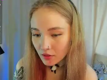 Chaturbate Adult Video Chat of melodievejar