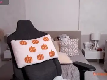 Chaturbate Free Porn Cam of smileyouarehere