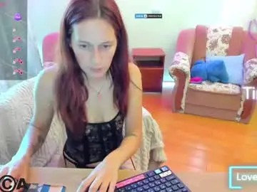 Chaturbate Live Sex Cam of lilyviolet7