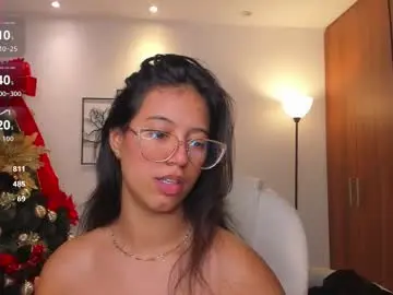 Chaturbate Live Sex Cam of raven_stonee