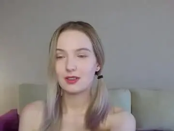 Chaturbate Live Sex Cam of tashinapetitto