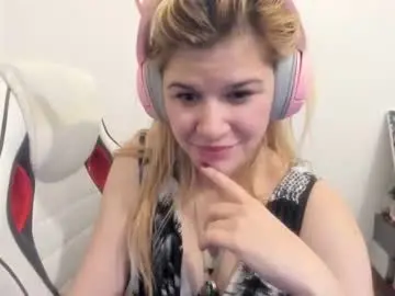 Chaturbate Best Webcam of artsyandcraftsy_