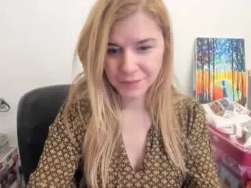 Chaturbate Live Sex Cam of artsyandcraftsy_
