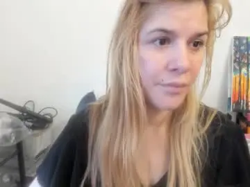 Chaturbate Live Porn of artsyandcraftsy_