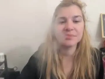 Chaturbate Live Sex of artsyandcraftsy_