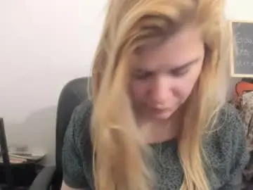 Chaturbate Free Live Porn of artsyandcraftsy_