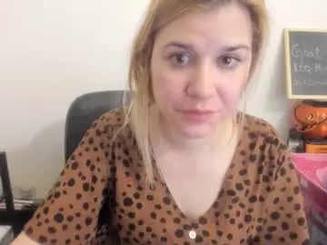 Chaturbate Adult Webcams of artsyandcraftsy_