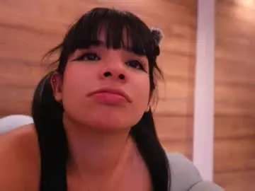 Chaturbate Live Sex Cam of gummyluv