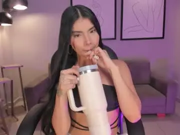 Chaturbate Nude Webcam of mialaurence_