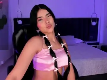 Chaturbate Live Sex Cam of mialaurence_