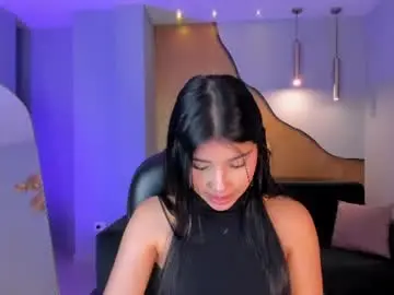 Chaturbate Live Sex Cam of mialaurence_