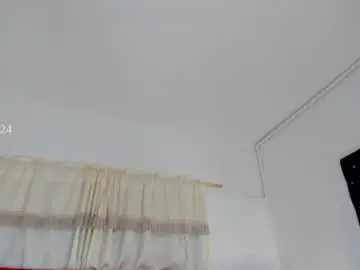 Chaturbate Live Sex Cam of s_samantha8