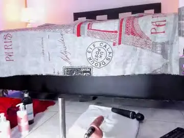 Chaturbate Live Sex Cam of emperatrizmilf