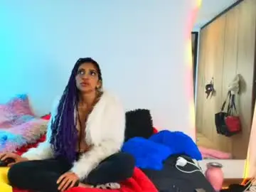 Chaturbate Live Sex Cam of khaleesy13