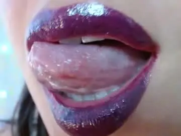 Chaturbate Live Sex Cam of miss_evoleth2