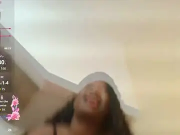 Chaturbate Live Sex Cam of paulinekosh