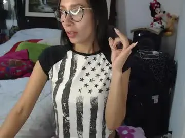 Chaturbate Watch Live Sex Cams of yeyefashon210