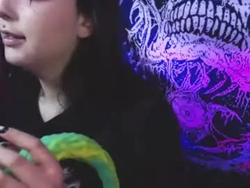Chaturbate Sex Chat of mikaskullcs