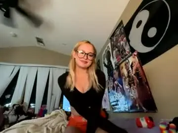 Chaturbate Adult Video Chat of rubyxmonroe
