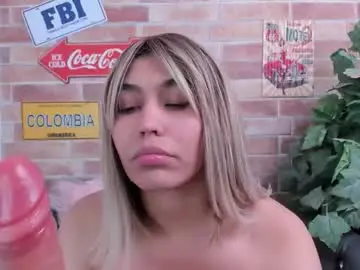 Chaturbate Live Sex Cam of foxy_teffi