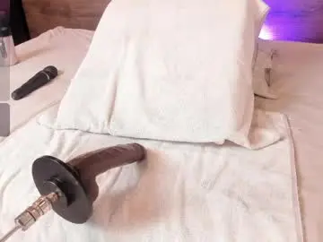 Chaturbate Free Live Porn of niamonroe