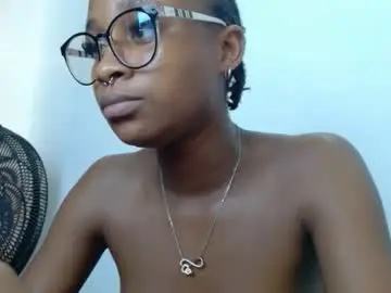 Chaturbate Live Sex Cam of creamyxmuffin