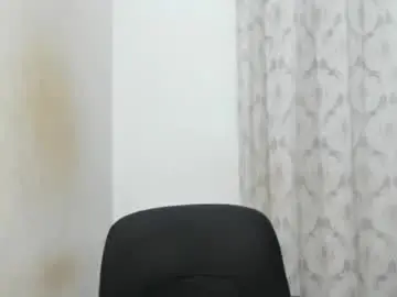 Chaturbate Live Sex Cam of ebony_slimgirl2