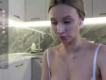 Chaturbate Best live sex cam show of alicewonders_